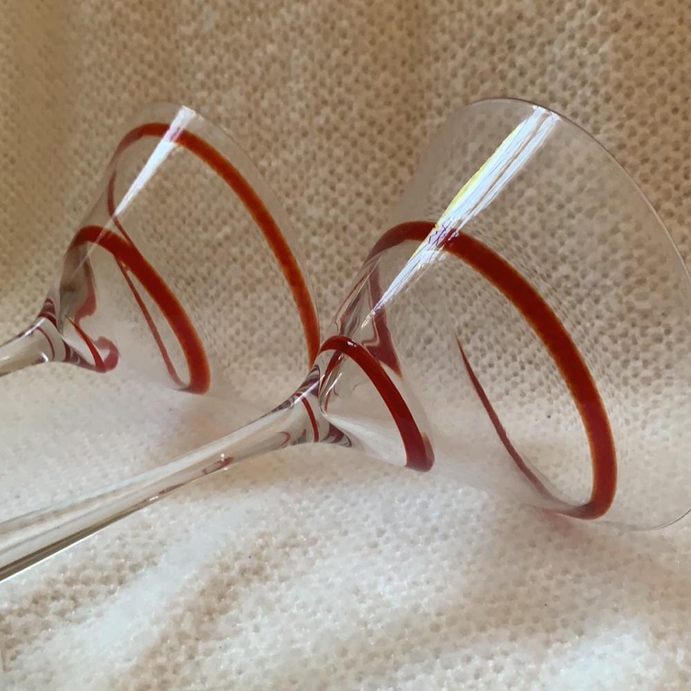 Red Swirl martini glasses - Picture 3 of 4